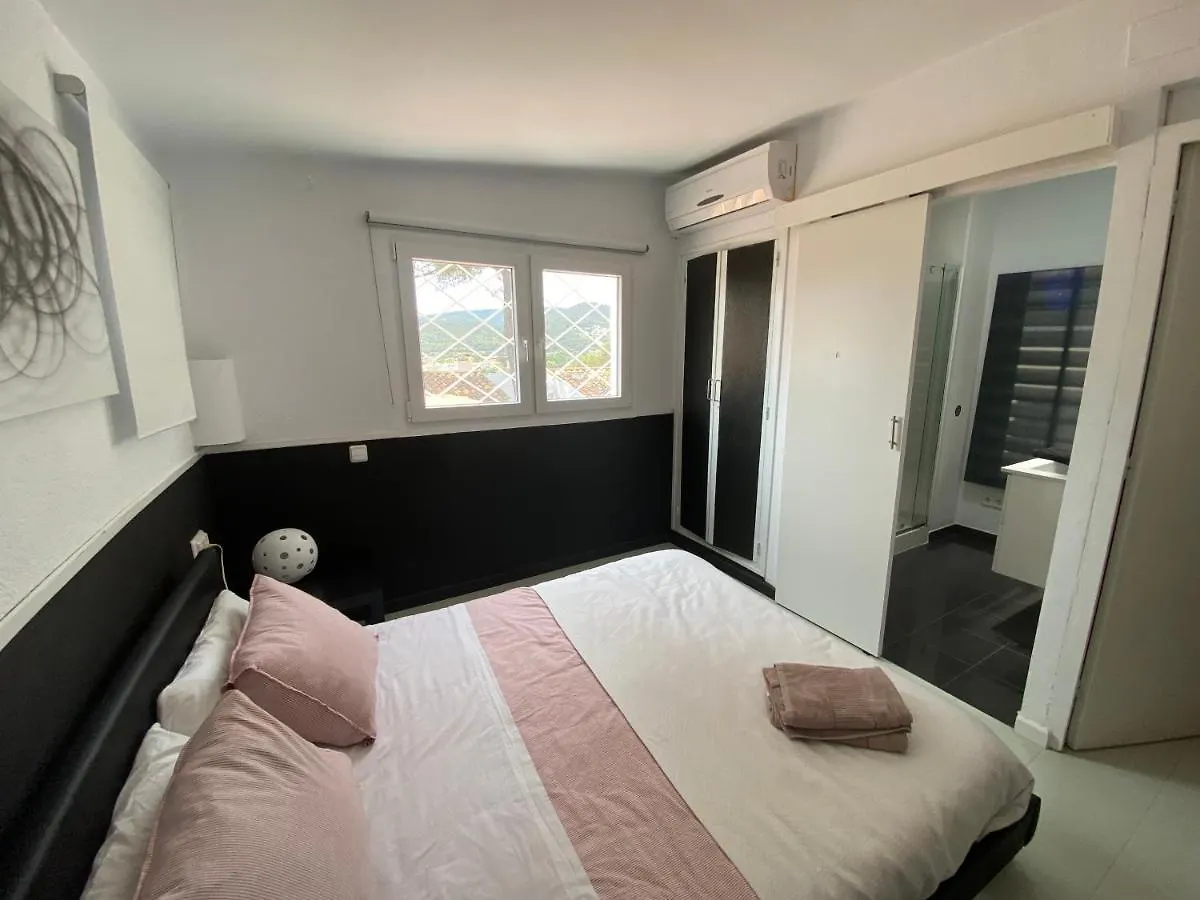 Cala Castell Suites Vall-Llobrega España
