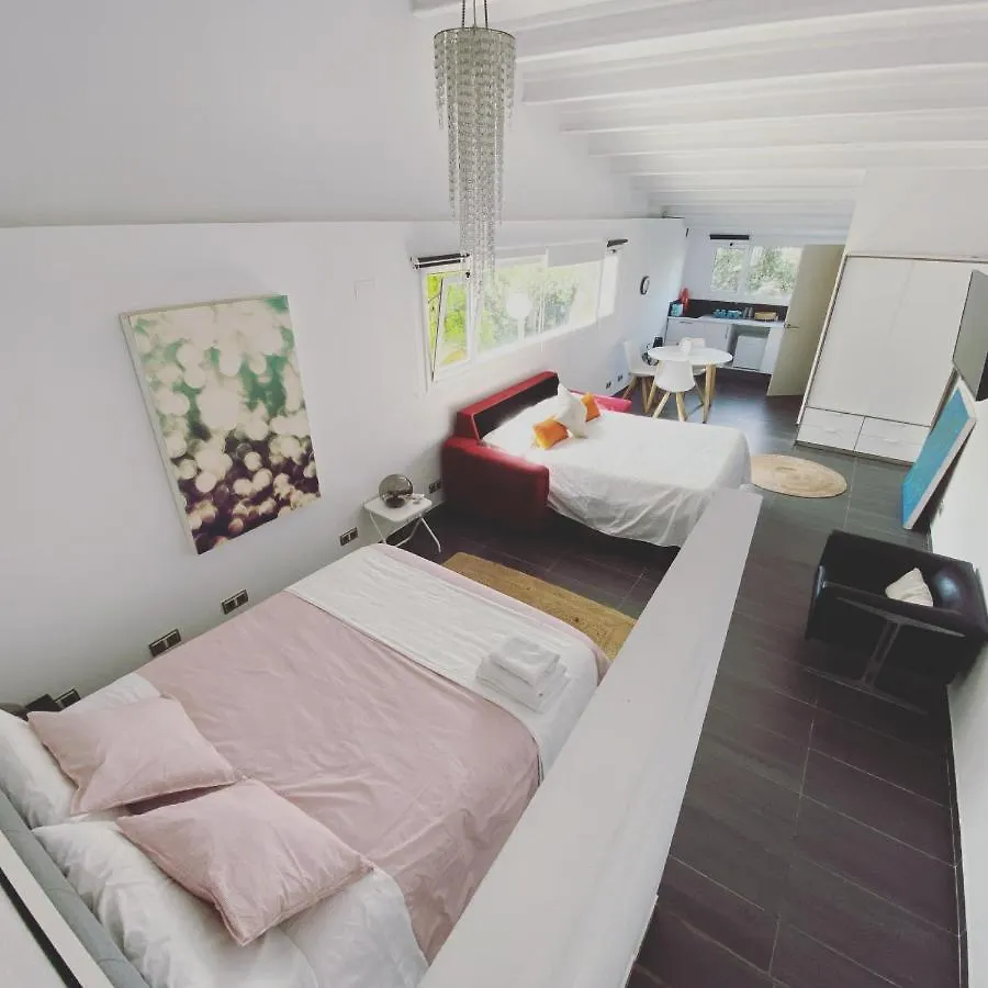 Pensión Cala Castell Suites Vall-Llobrega