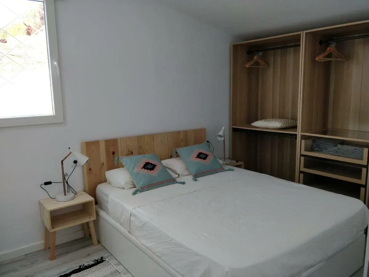 Pensión Cala Castell Suites Vall-Llobrega
