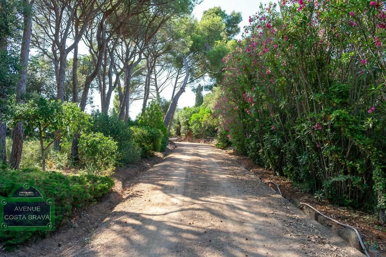 Guest house Cala Castell Suites Vall-Llobrega Spain